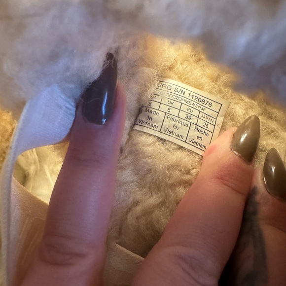 UGG Fluff Yeah Platform Slides in Beige - Picture 3 of 4